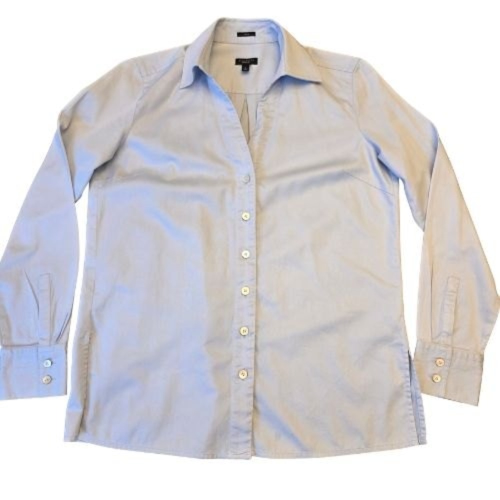 Talbots Womens 6 Light Blue Long Sleeve Button Down Tailored Shirt V-Neck Career